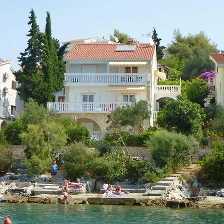 Adriana - Right By The Sea Apartment *