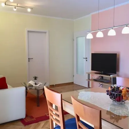 Adriana - Right By The Sea Apartment