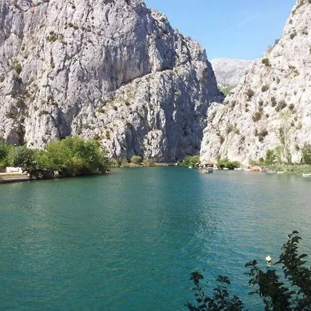 Apartment Adriana - Right By The Sea Trogir