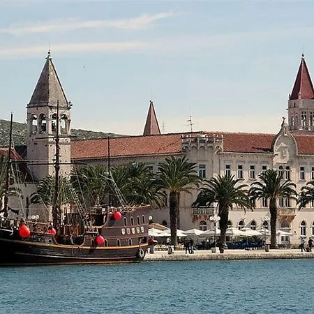 Adriana - Right By The Sea Trogir