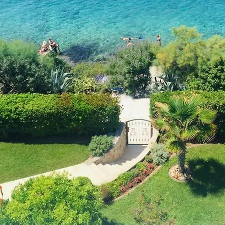 Adriana - Right By The Sea Apartment *